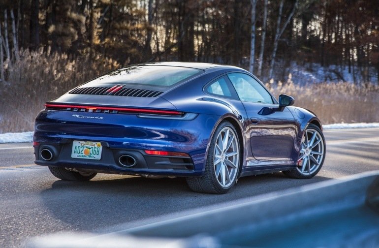 Porsche-911-Carrera-image1